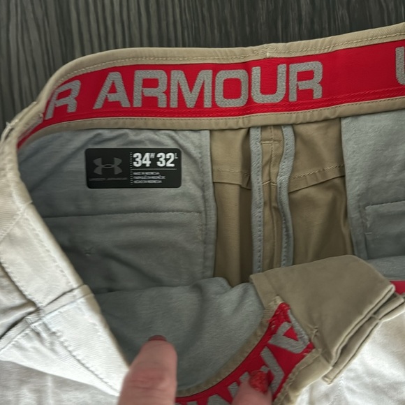 🍍UNDER ARMOUR CHINO PANTS🍍sz 32x32🍍some stretch in waist🍍D-1 - Picture 2 of 4